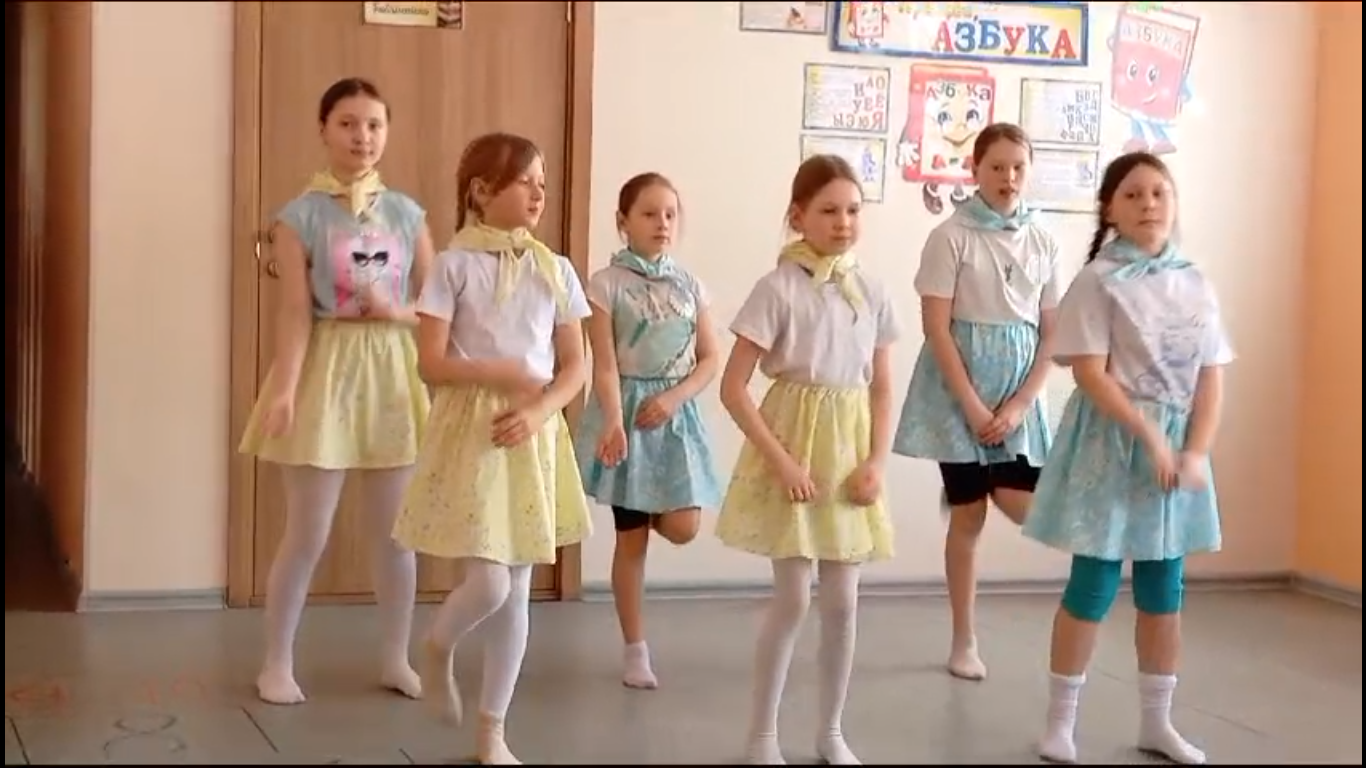 Конкурсно-игровая программа «Классные девчонки» к Международному женскому дню.